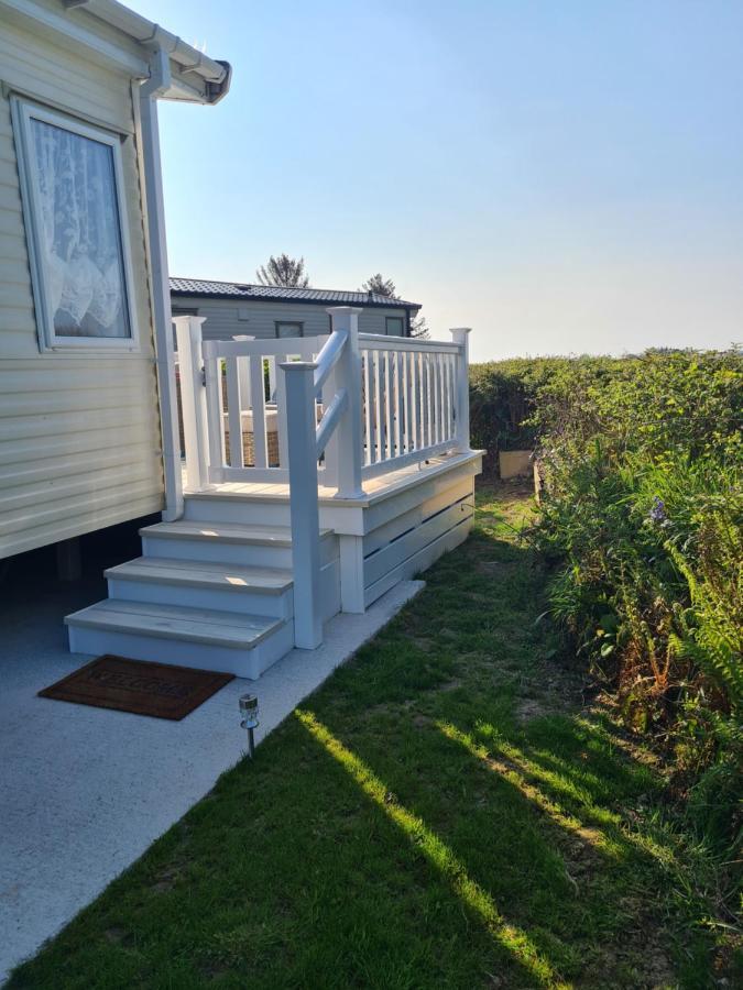 Beautiful 2 Bedroom Caravan, Holiday Park Tenby Saint Florence ภายนอก รูปภาพ