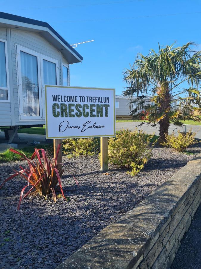 Beautiful 2 Bedroom Caravan, Holiday Park Tenby Saint Florence ภายนอก รูปภาพ